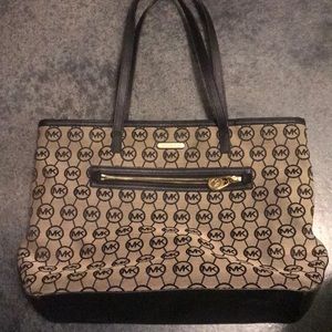 Micheal Kors Purse
